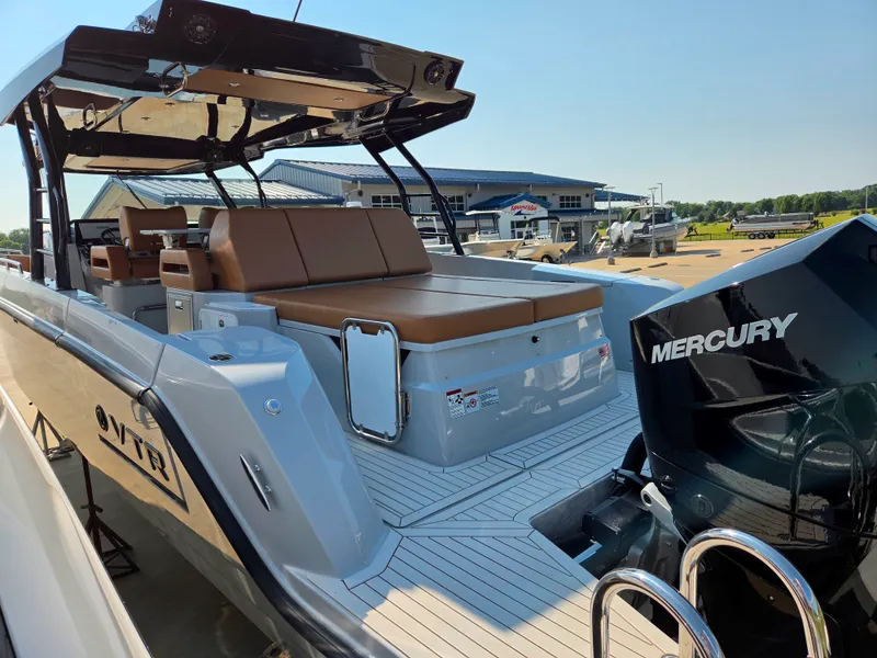 The Image of Cruisers 38 VTR 2027 - 0
