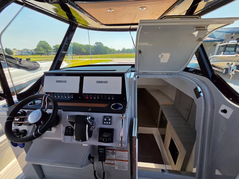 Slide: The Image of Cruisers 38 VTR 2027 - 21