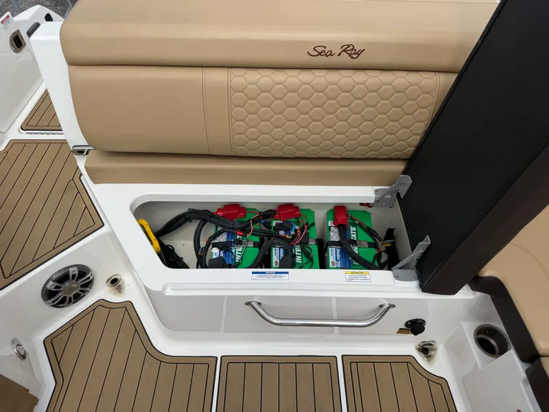 Slide: The Image of Sea Ray SDX 290 Outboard 2024 - 66