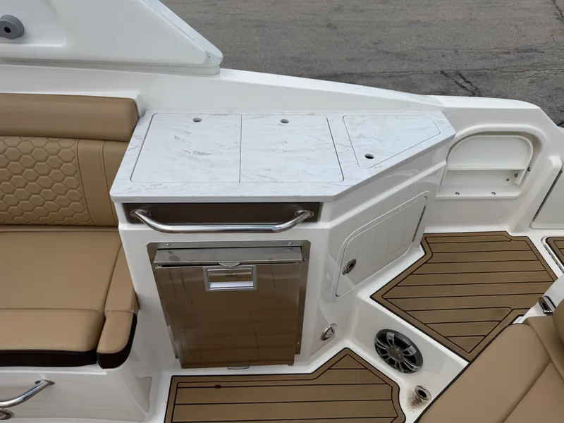 Slide: The Image of Sea Ray SDX 290 Outboard 2024 - 46