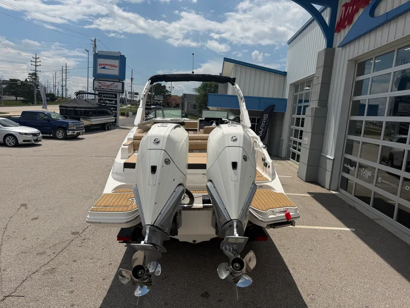 Slide: The Image of Sea Ray SDX 290 Outboard 2024 - 11
