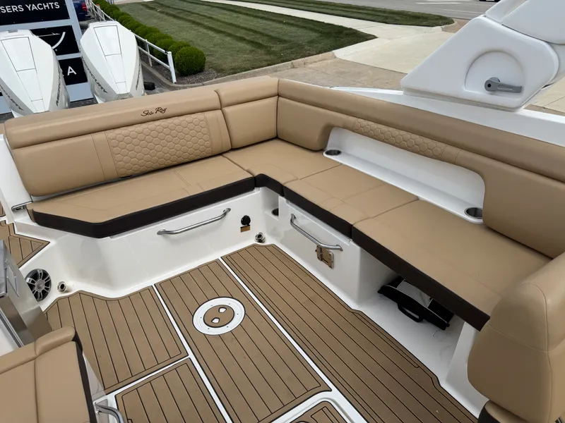 Slide: The Image of Sea Ray SDX 290 Outboard 2024 - 42