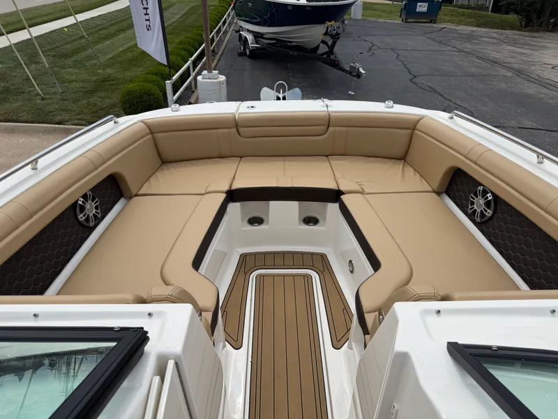 Slide: The Image of Sea Ray SDX 290 Outboard 2024 - 79