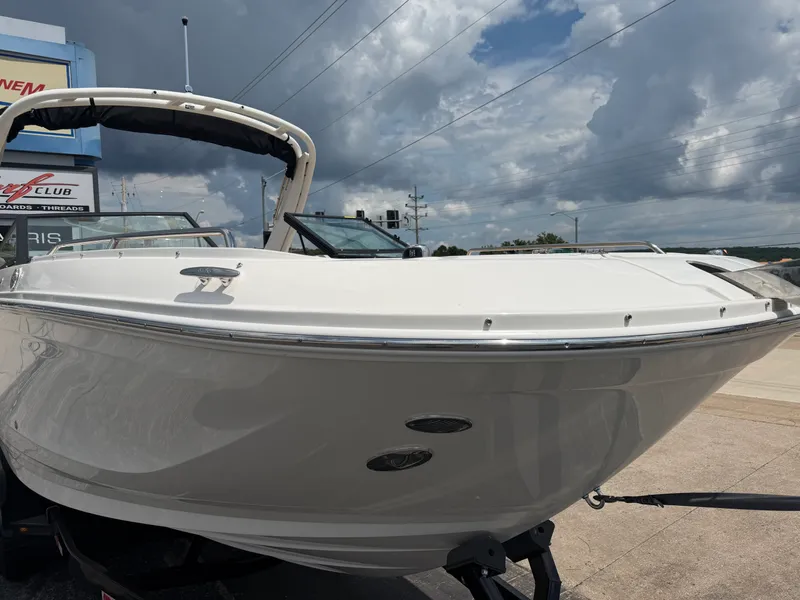 Slide: The Image of Sea Ray SDX 290 Outboard 2024 - 21