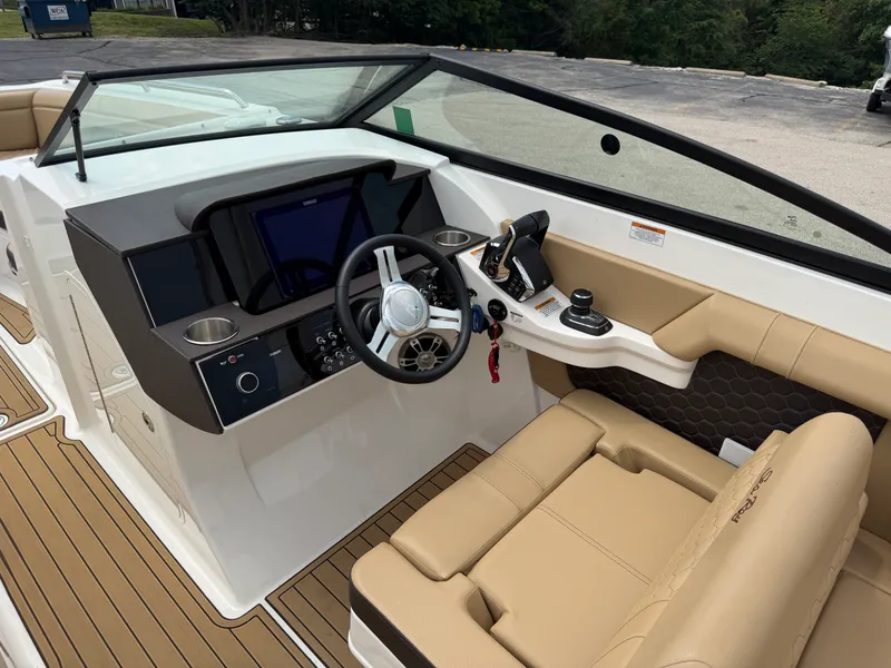 Slide: The Image of Sea Ray SDX 290 Outboard 2024 - 65