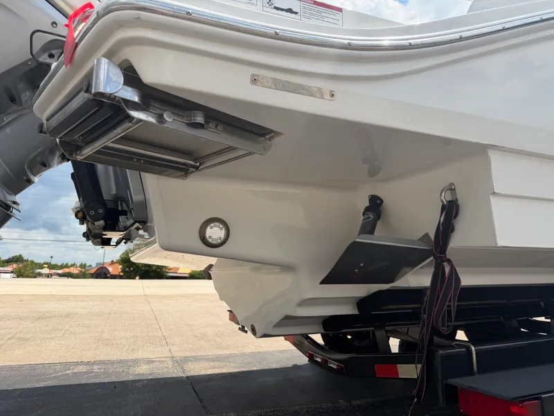 Slide: The Image of Sea Ray SDX 290 Outboard 2024 - 22
