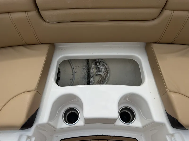 Slide: The Image of Sea Ray SDX 290 Outboard 2024 - 84