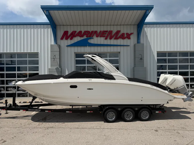 Slide: The Image of Sea Ray SDX 290 Outboard 2024 - 1