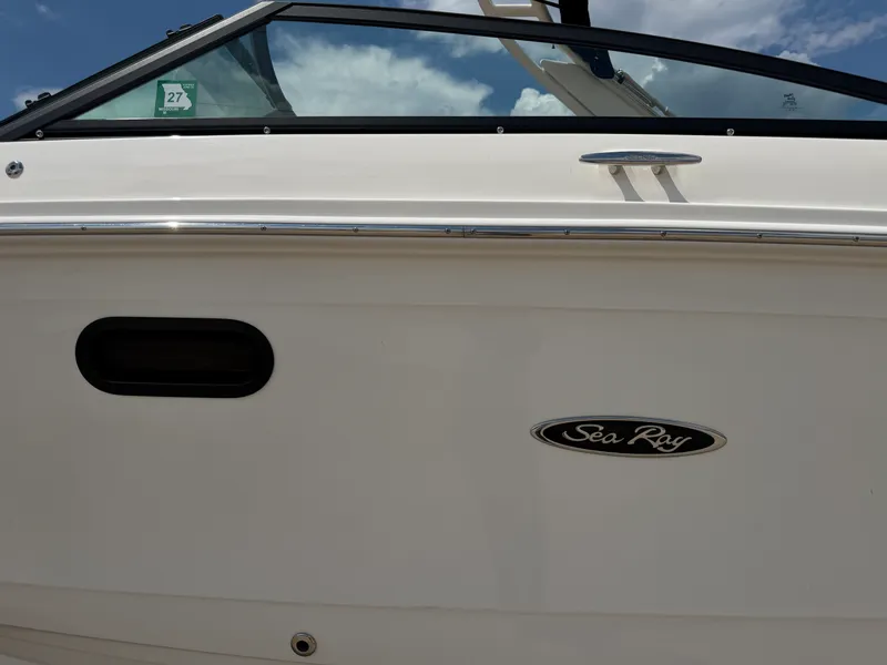 Slide: The Image of Sea Ray SDX 290 Outboard 2024 - 17