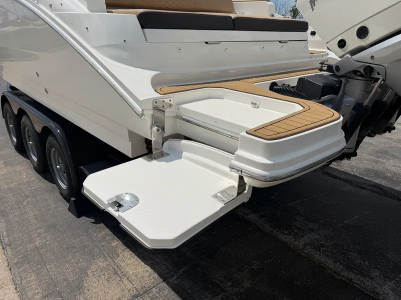 Slide: The Image of Sea Ray SDX 290 Outboard 2024 - 25