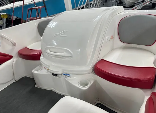 Slide: The Image of Sea Ray 175 BR 2011 - 14