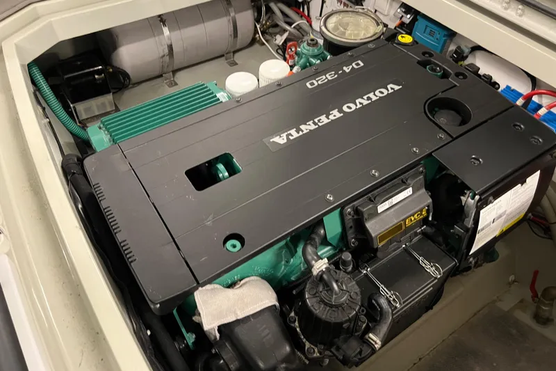 Slide: The Image of Volvo Penta engine in a 2021 Sargo 25 boat. - 4