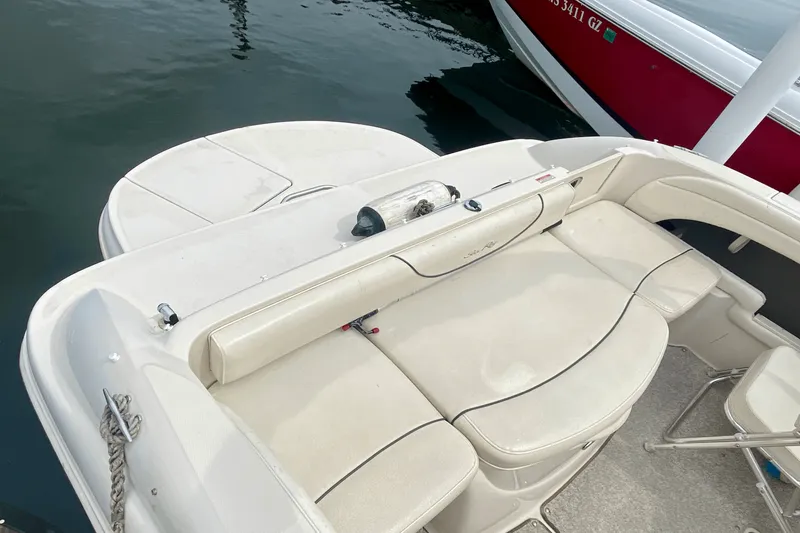 Slide: The Image of Sea Ray 225 WEEKENDER 2004 - 5
