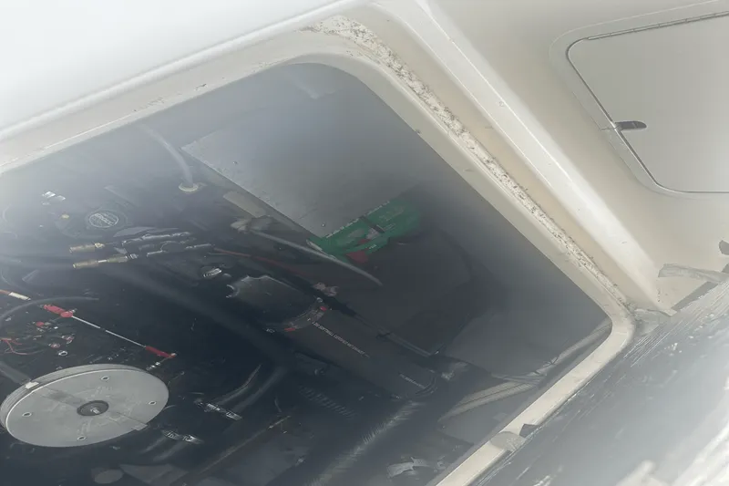 Slide: The Image of Sea Ray 330 SUNDANCER 1996 - 12