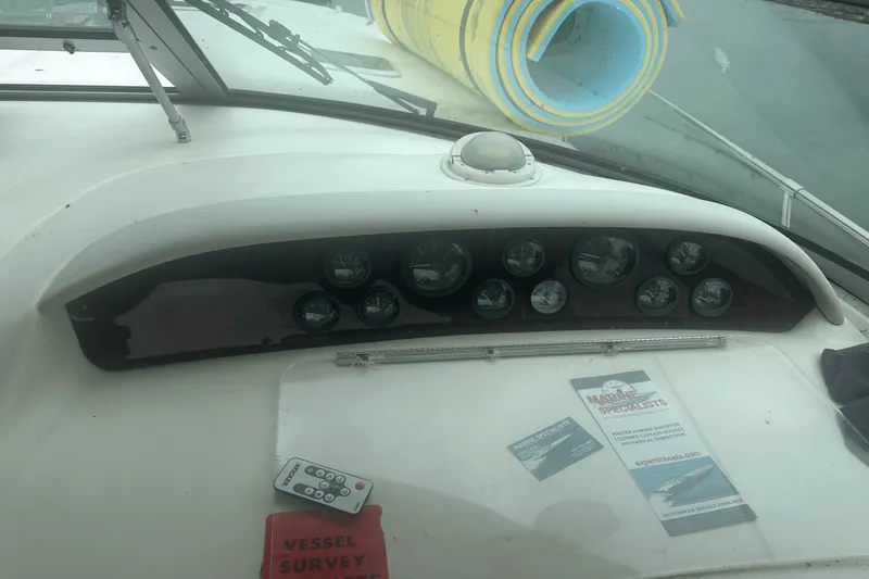 Slide: The Image of Sea Ray 330 SUNDANCER 1996 - 21