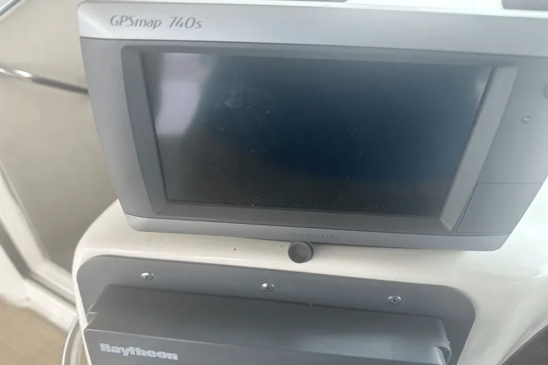 Slide: The Image of Sea Ray 330 SUNDANCER 1996 - 22