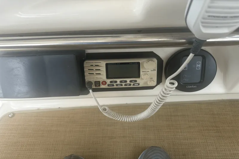 Slide: The Image of Sea Ray 330 SUNDANCER 1996 - 24