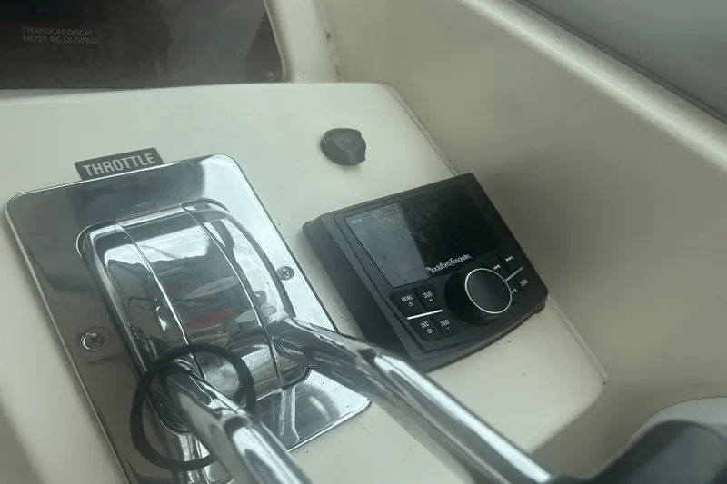 Slide: The Image of Sea Ray 330 SUNDANCER 1996 - 27