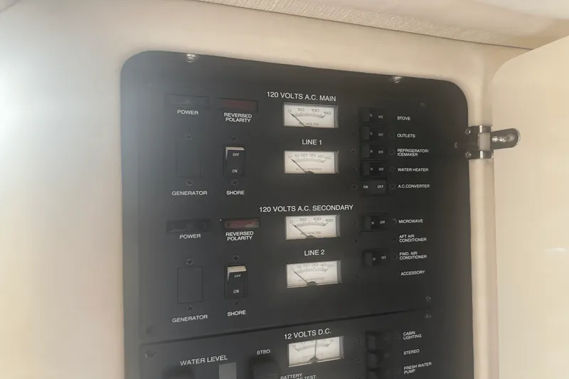 Slide: The Image of Sea Ray 330 SUNDANCER 1996 - 41