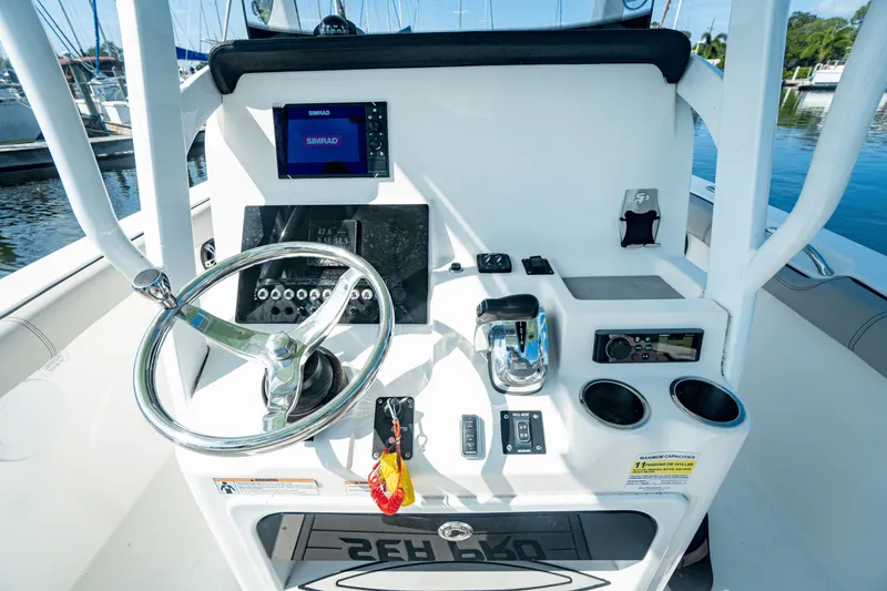 Slide: The Image of Sea Pro 239 CC 2018 - 15