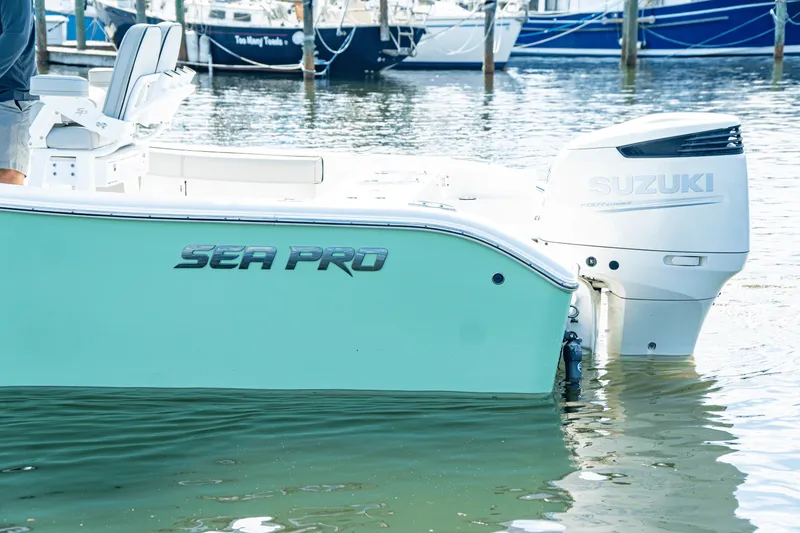 Slide: The Image of Sea Pro 239 CC 2018 - 2