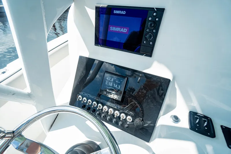 Slide: The Image of Sea Pro 239 CC 2018 - 23