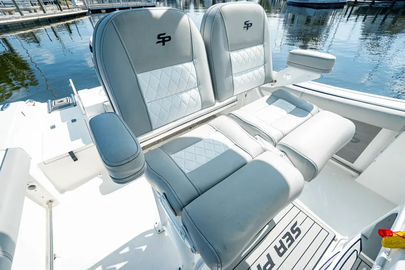 Slide: The Image of Sea Pro 239 CC 2018 - 25