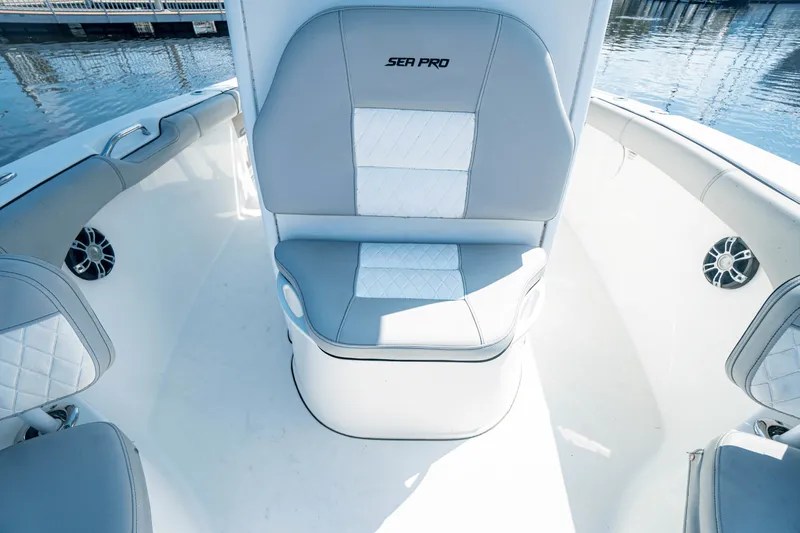 Slide: The Image of Sea Pro 239 CC 2018 - 31