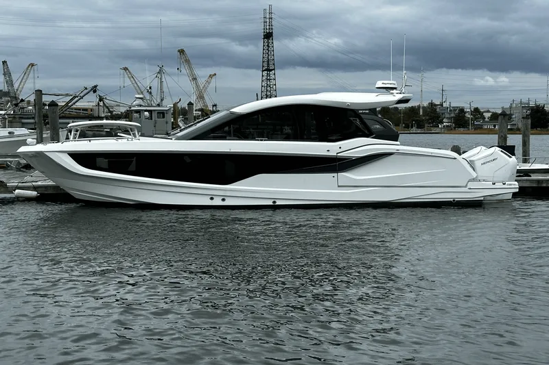The Image of Galeon 375 GTO 2024 - 0