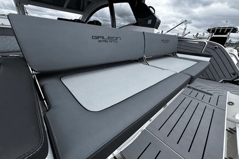 Slide: The Image of Galeon 375 GTO 2024 - 13