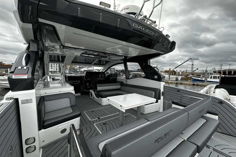 Slide: The Image of Galeon 375 GTO 2024 - 14