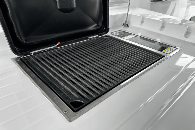 Slide: The Image of Galeon 375 GTO 2024 - 21