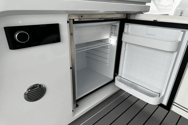 Slide: The Image of Galeon 375 GTO 2024 - 23