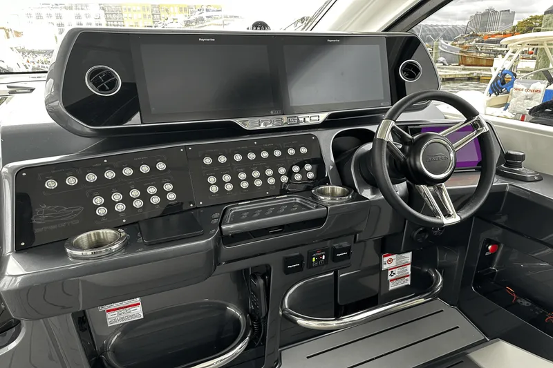 Slide: The Image of Galeon 375 GTO 2024 - 26