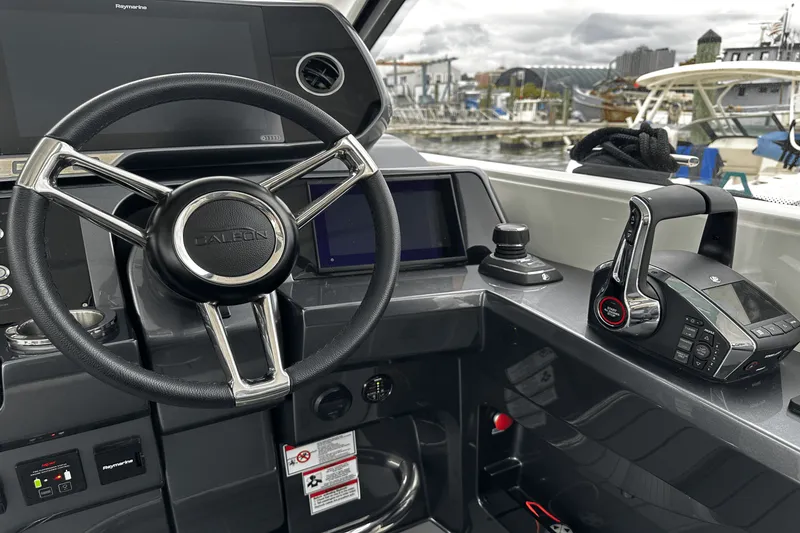 Slide: The Image of Galeon 375 GTO 2024 - 27