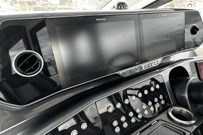 Slide: The Image of Galeon 375 GTO 2024 - 28