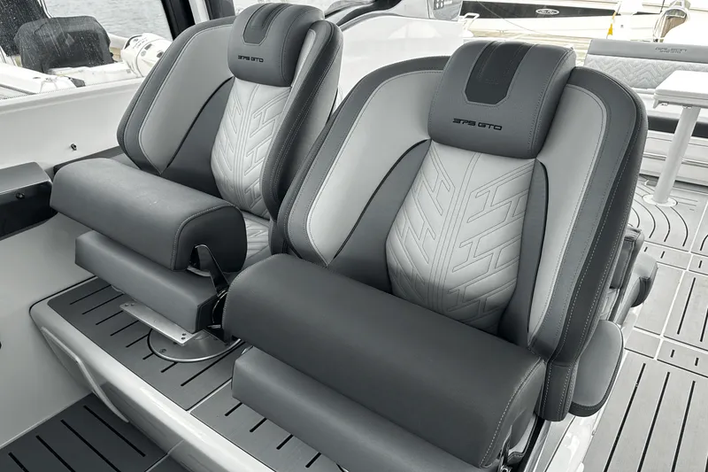 Slide: The Image of Galeon 375 GTO 2024 - 30