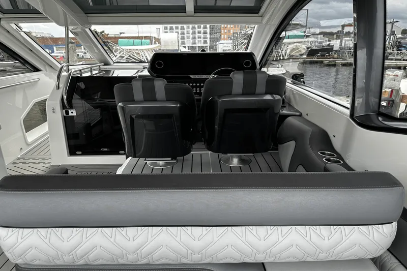 Slide: The Image of Galeon 375 GTO 2024 - 32