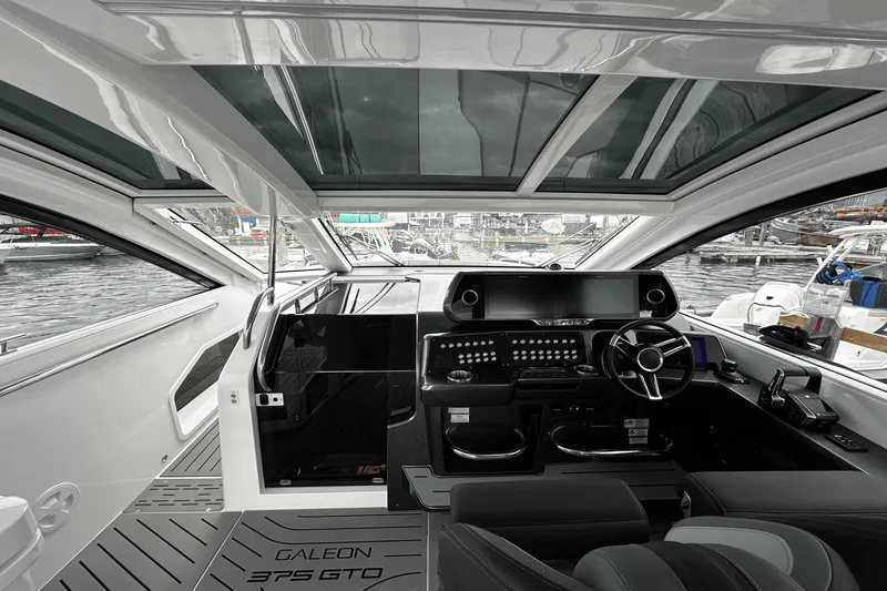 Slide: The Image of Galeon 375 GTO 2024 - 36