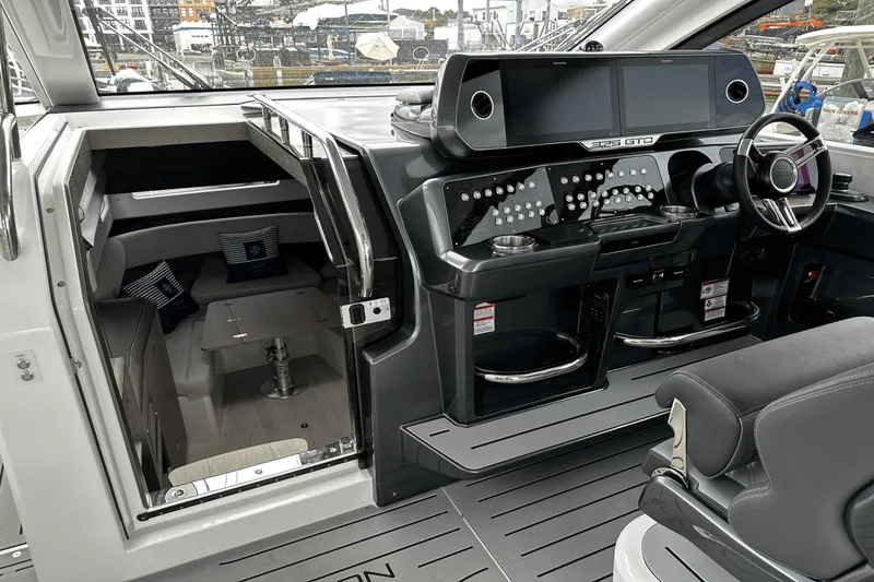 Slide: The Image of Galeon 375 GTO 2024 - 37