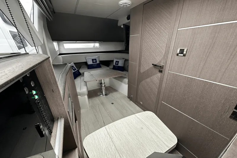 Slide: The Image of Galeon 375 GTO 2024 - 38