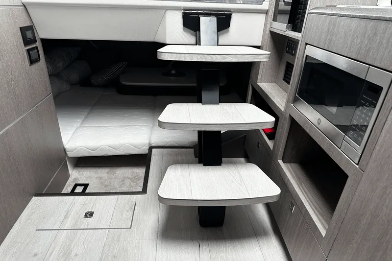 Slide: The Image of Galeon 375 GTO 2024 - 43