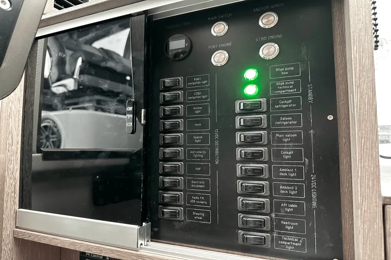 Slide: The Image of Galeon 375 GTO 2024 - 46