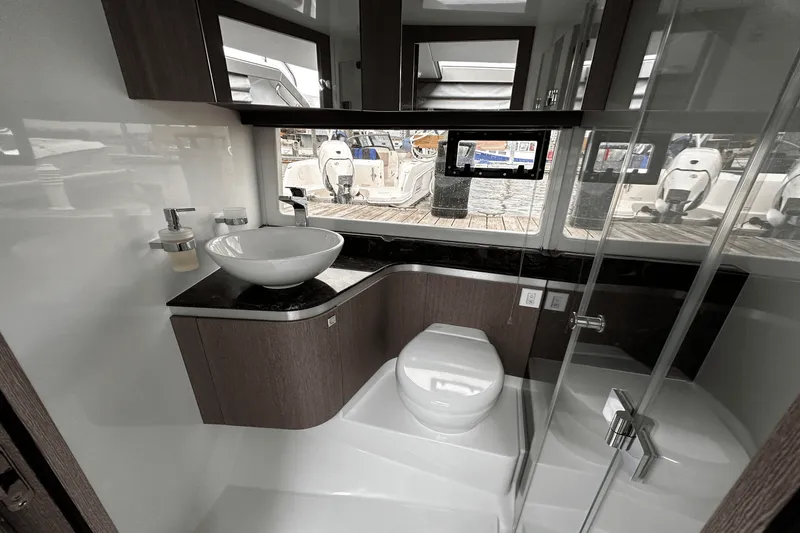 Slide: The Image of Galeon 375 GTO 2024 - 48