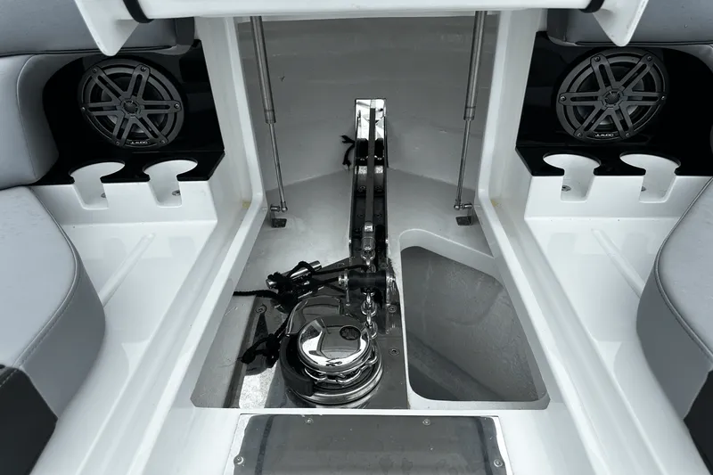 Slide: The Image of Galeon 375 GTO 2024 - 53