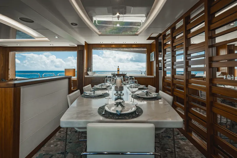 Slide: The Image of Sunseeker 86 2019 - 25