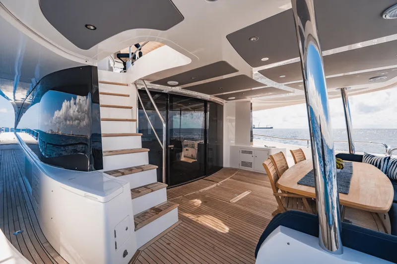 Slide: The Image of Sunseeker 86 2019 - 3