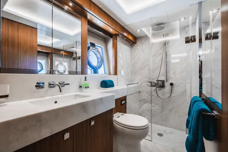 Slide: The Image of Sunseeker 86 2019 - 45