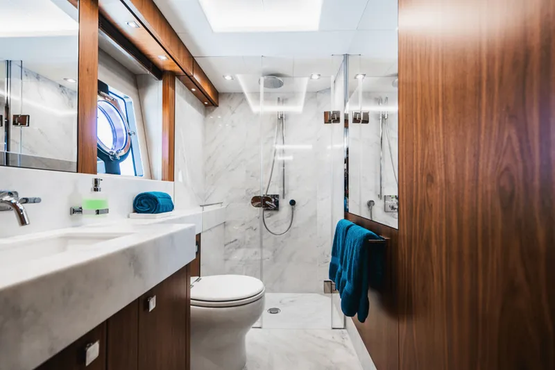 Slide: The Image of Sunseeker 86 2019 - 46