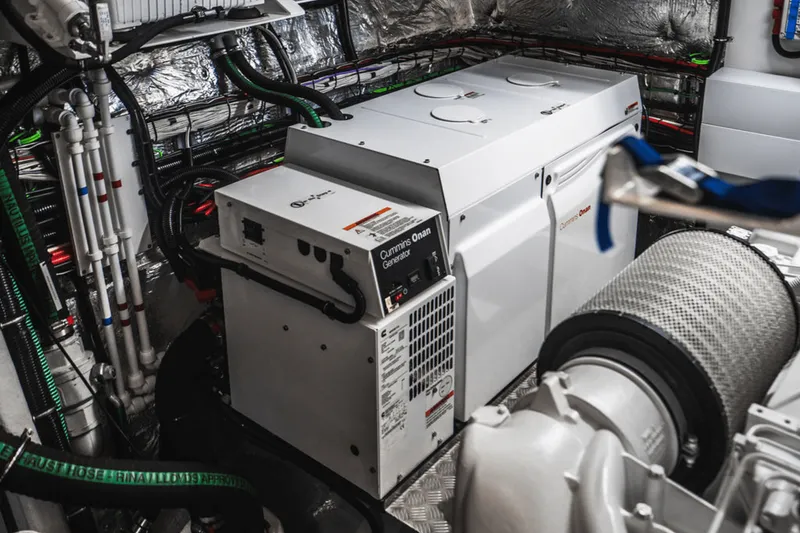 Slide: The Image of Sunseeker 86 2019 - 58